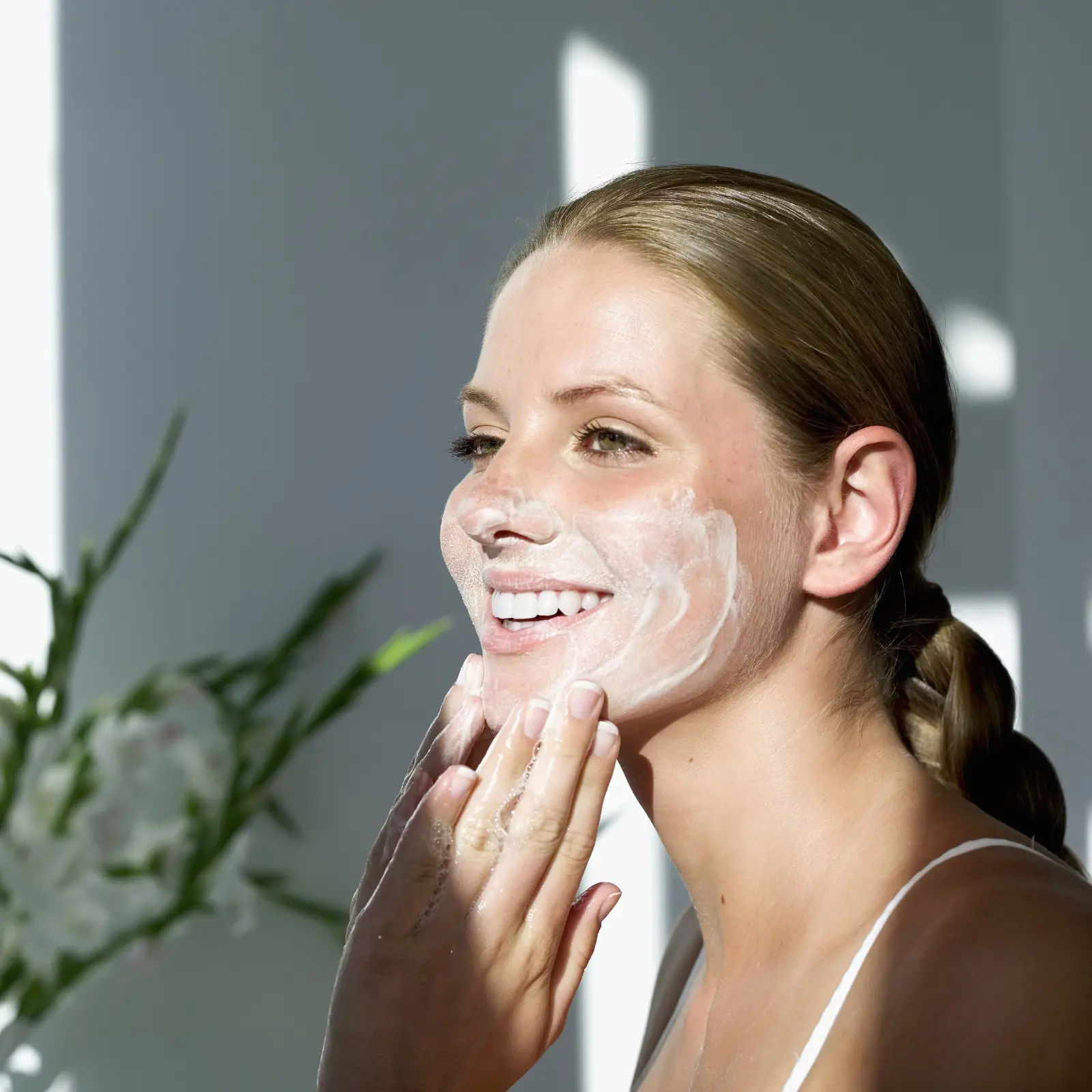 Tomato Face cream with gram flour for tan removal